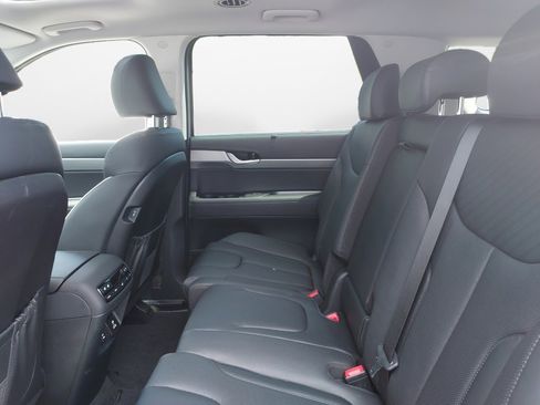 Certified 2025 Hyundai Palisade SEL image 13