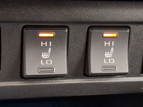 Used 2022 Toyota Corolla Cross XLE w/ Convenience Package image 24