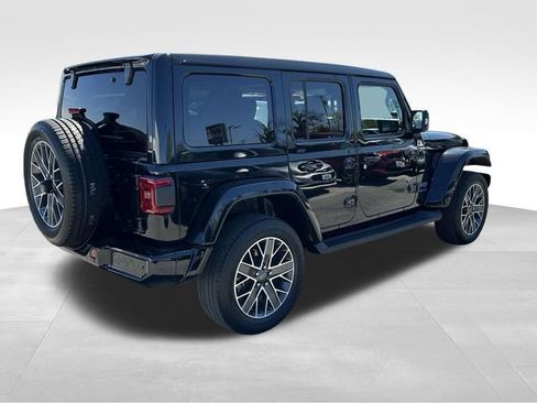 Used 2023 Jeep Wrangler Unlimited Sahara image 28