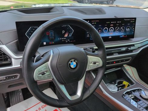 Used 2023 BMW X7 xDrive40i w/ Premium Package AWD/4WD image 9