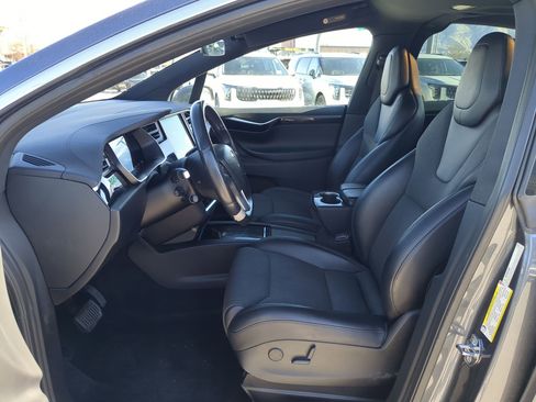 Used 2018 Tesla Model X 75D image 16