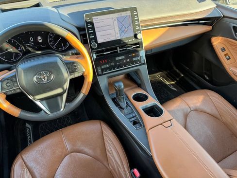 Used 2019 Toyota Avalon Limited w/ All Weather Liner Package FWD image 6