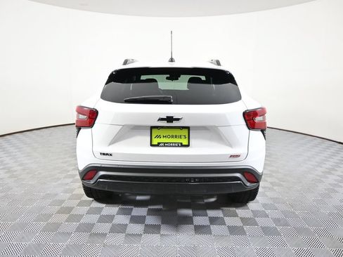 Used 2024 Chevrolet Trax RS FWD image 5