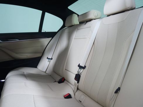Certified 2023 BMW 530i w/ Convenience Package RWD image 15