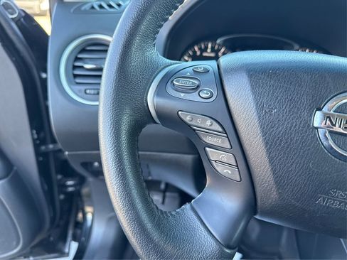 Used 2015 Nissan Pathfinder SV AWD/4WD image 27