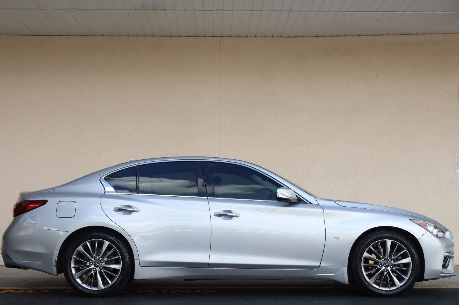 Used 2019 INFINITI Q50 Luxe RWD image 3