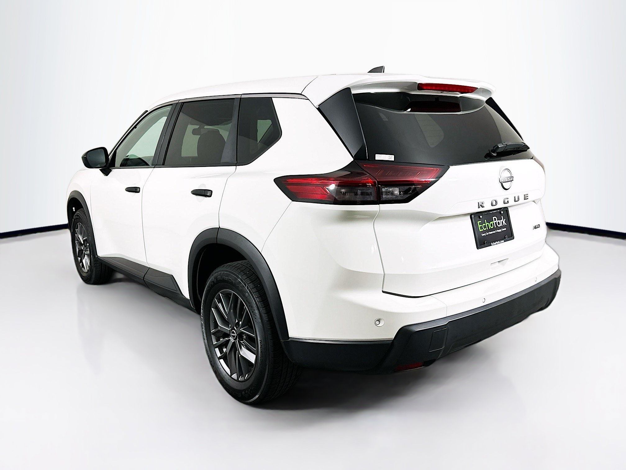 Used 2024 Nissan Rogue S AWD/4WD image 5