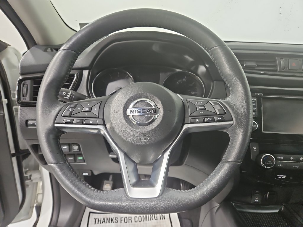 Used 2017 Nissan Rogue SV AWD/4WD image 15