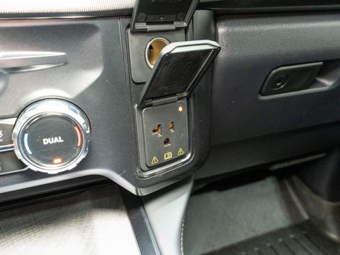 Used 2024 Ford F350 Platinum image 31