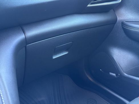 Used 2022 Buick Envision Essence w/ Technology Package I FWD image 33