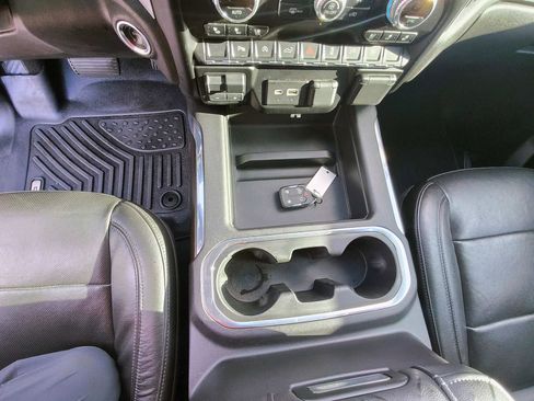 Used 2019 GMC Sierra 1500 SLT RWD image 24