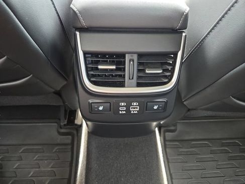 Used 2023 Subaru Outback Touring AWD/4WD image 11