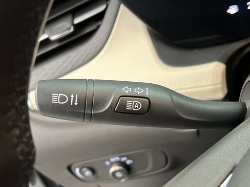 Used 2024 Buick Encore GX Sport Touring FWD image 48