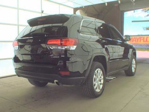 Used 2022 Jeep Grand Cherokee Laredo X AWD/4WD image 4