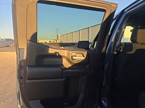 Used 2020 Chevrolet Silverado 1500 LT image 17