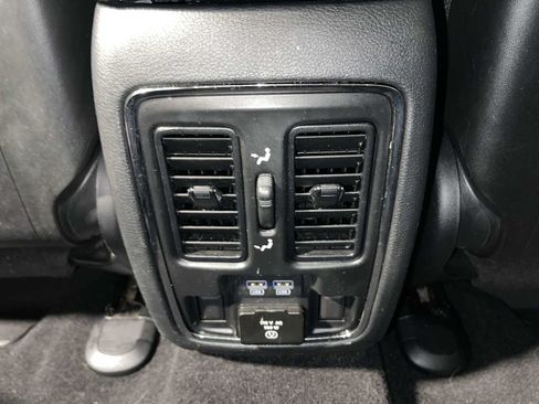 Used 2019 Jeep Grand Cherokee Limited AWD/4WD image 25