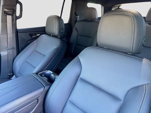 Used 2025 Chevrolet Traverse LT w/ Enhanced Driving Package AWD/4WD image 22
