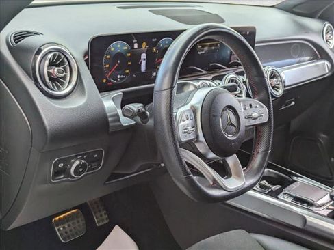 Used 2020 Mercedes-Benz GLB 250 image 10