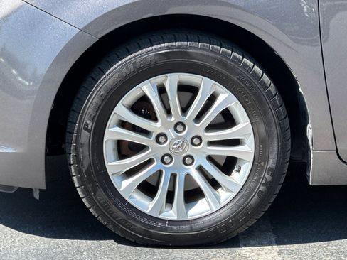 Used 2013 Toyota Sienna XLE FWD image 38
