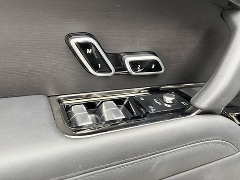 Used 2023 Land Rover Range Rover Sport SE image 7