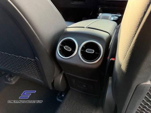 Used 2023 Mercedes-Benz CLA 250 4MATIC image 14