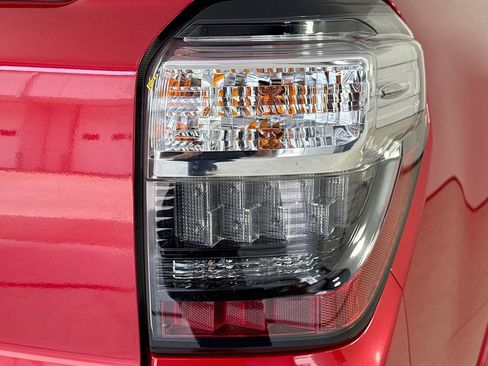 Used 2021 Toyota 4Runner SR5 Premium w/ Moonroof Package AWD/4WD image 33
