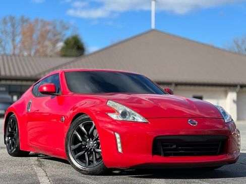 Used 2015 Nissan 370Z Touring image 3