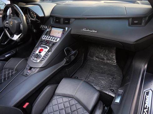 Used 2015 Lamborghini Aventador LP 700-4 AWD/4WD image 7