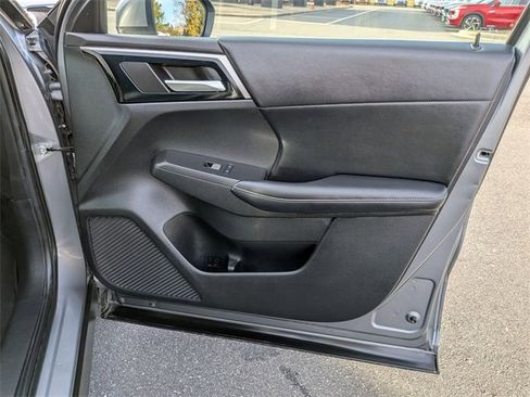 Used 2022 Mitsubishi Outlander SE image 32