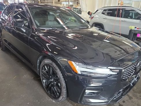 Used 2023 Volvo S60 B5 Plus w/ Climate Package AWD/4WD image 3