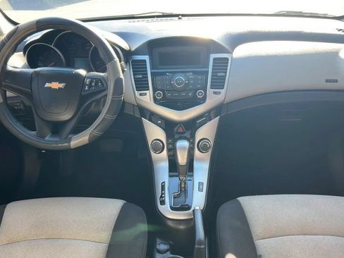 Used 2016 Chevrolet Cruze LS FWD image 7