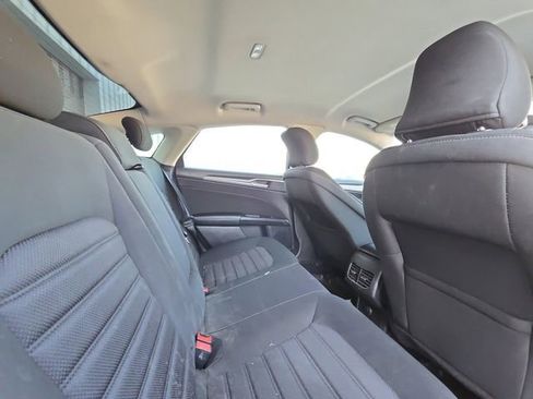 Used 2019 Ford Fusion SE image 28