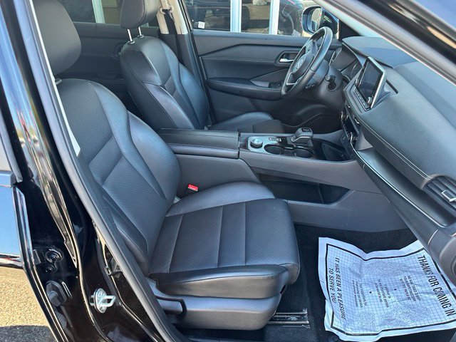 Used 2024 Nissan Rogue SV w/ SV Premium Package AWD/4WD image 12
