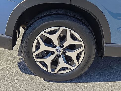 Used 2021 Subaru Forester Premium image 7