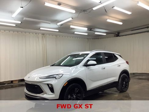 Used 2024 Buick Encore GX Sport Touring image 1