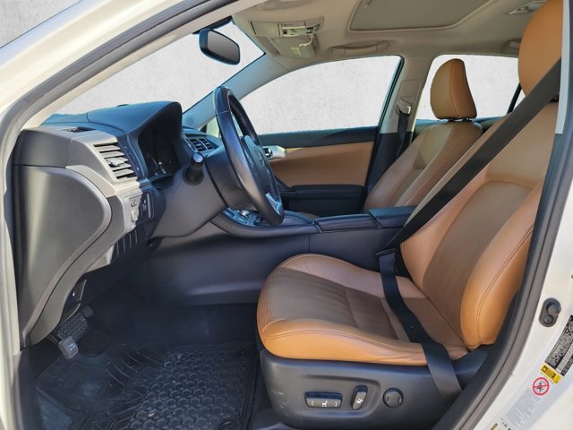 Used 2013 Lexus CT 200h w/ Premium Pkg w/Navigation FWD image 17