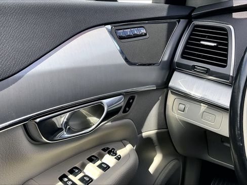 Used 2021 Volvo XC90 T5 Momentum w/ Protection Package Premier FWD image 36