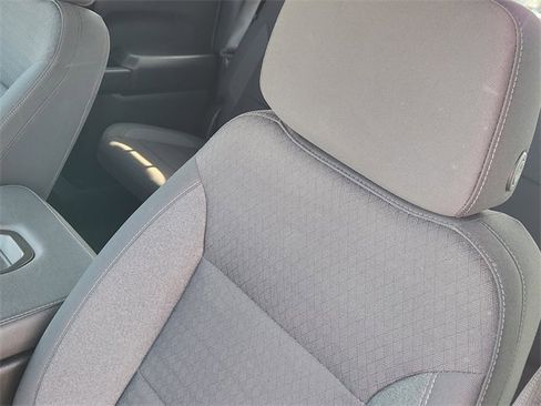 Used 2025 Chevrolet Silverado 1500 Custom image 24