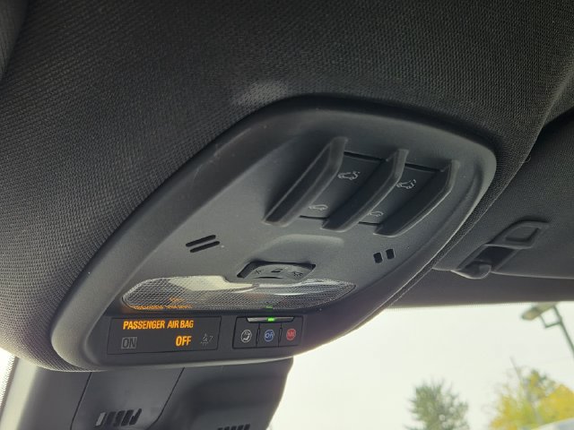 Used 2024 Chevrolet Trax RS w/ Sunroof Package FWD image 29