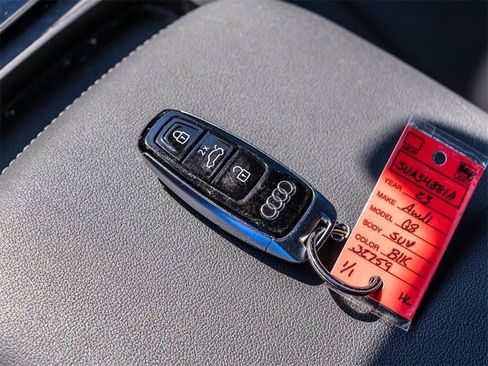 Used 2023 Audi Q8 Premium Plus image 35