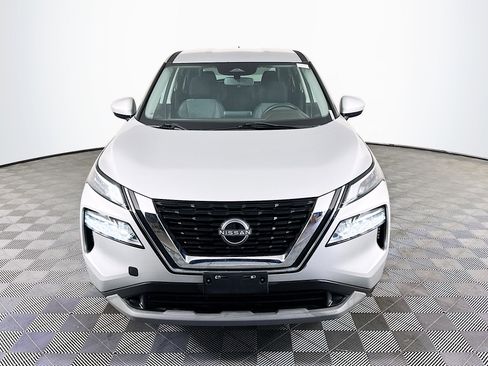 Used 2023 Nissan Rogue SV image 2