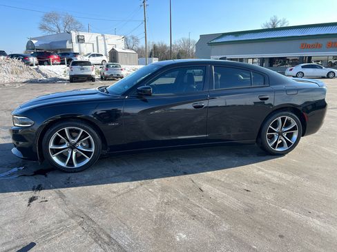 Used 2015 Dodge Charger R/T image 3