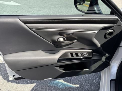 Used 2025 Lexus ES 350 w/ Premium Package FWD image 39