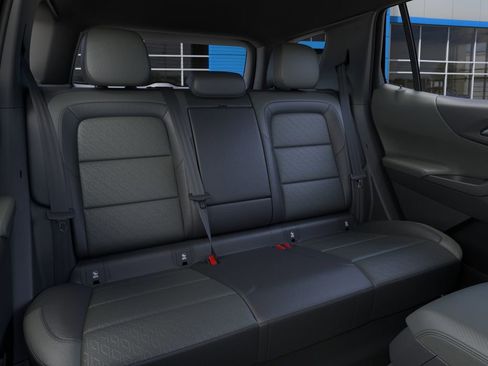 New 2026 Chevrolet Equinox LT FWD image 17