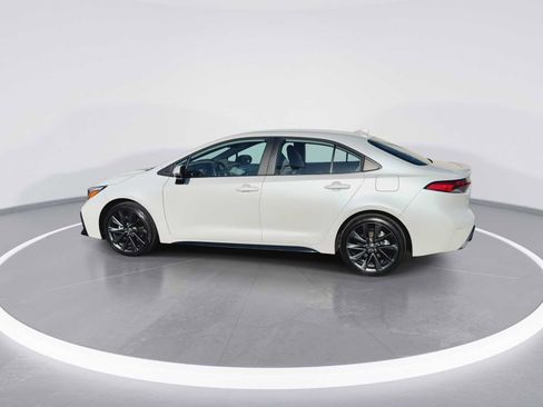 Used 2026 Toyota Corolla SE FWD image 5