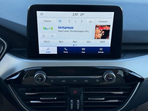 Used 2021 Ford Escape SE w/ Cold Weather Package image 15