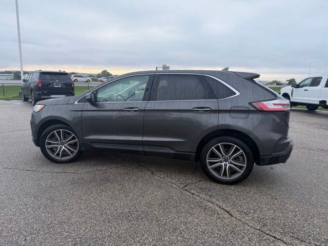 Used 2020 Ford Edge Titanium w/ Class II Trailer Tow Package AWD/4WD image 10