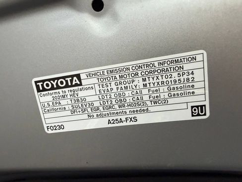 Certified 2021 Toyota Sienna XLE FWD image 38