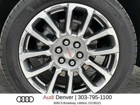 Used 2022 GMC Acadia Denali w/ Denali Technology Package image 10