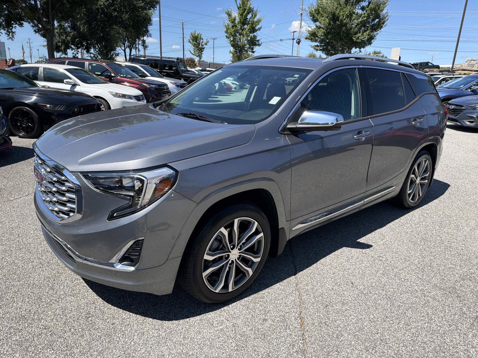 Used 2020 GMC Terrain Denali w/ Denali Premium Package FWD image 6